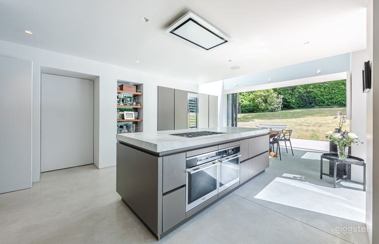  Architecturally designed home in Woodhall Estate 