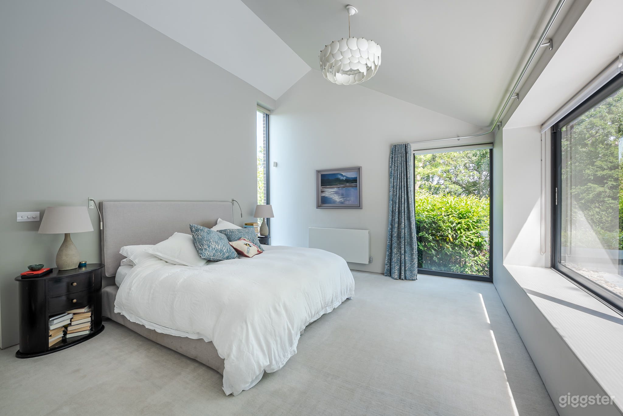 Architecturally designed home in Woodhall Estate Photo 3