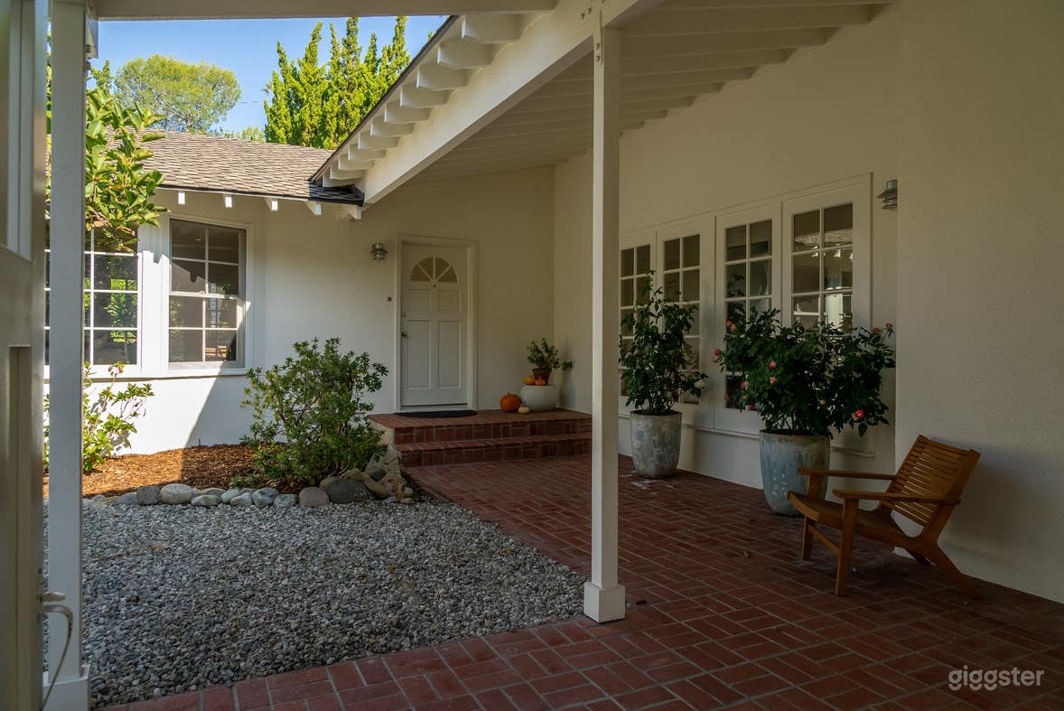 Mid-Century Ranch Oasis in Pasadena Photo 3