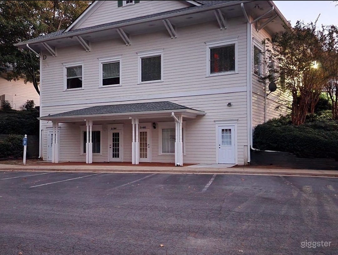 Lakefront Event Venue Photo 1