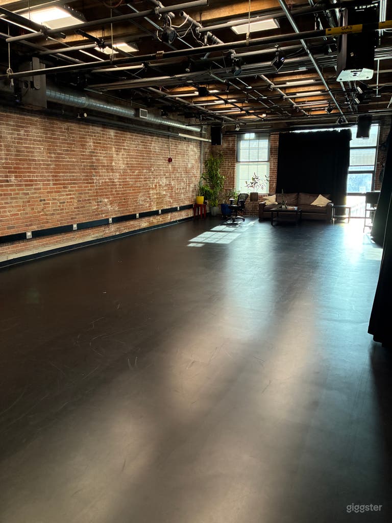  Espacio de Estudio para Producciones Mediáticas y Ensayos 