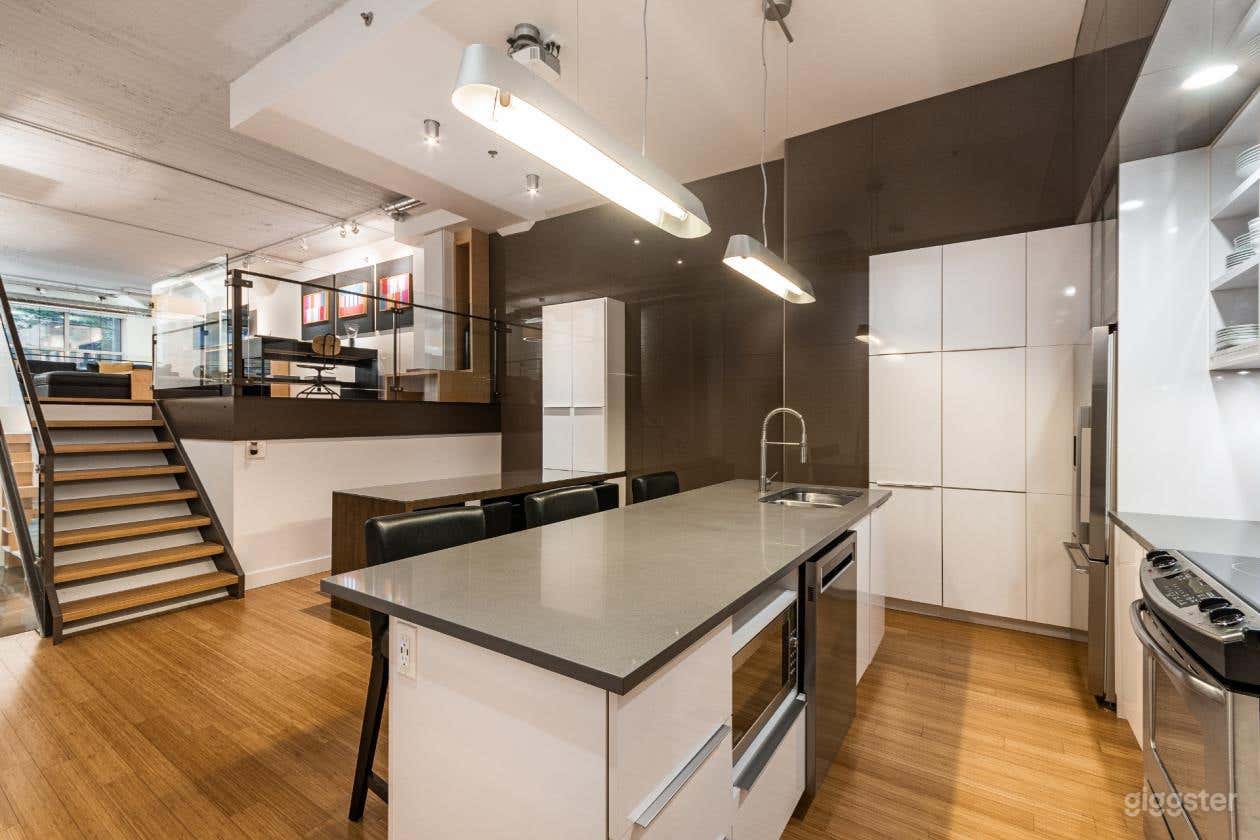 3 levels high ceiling industrial loft  Photo 3