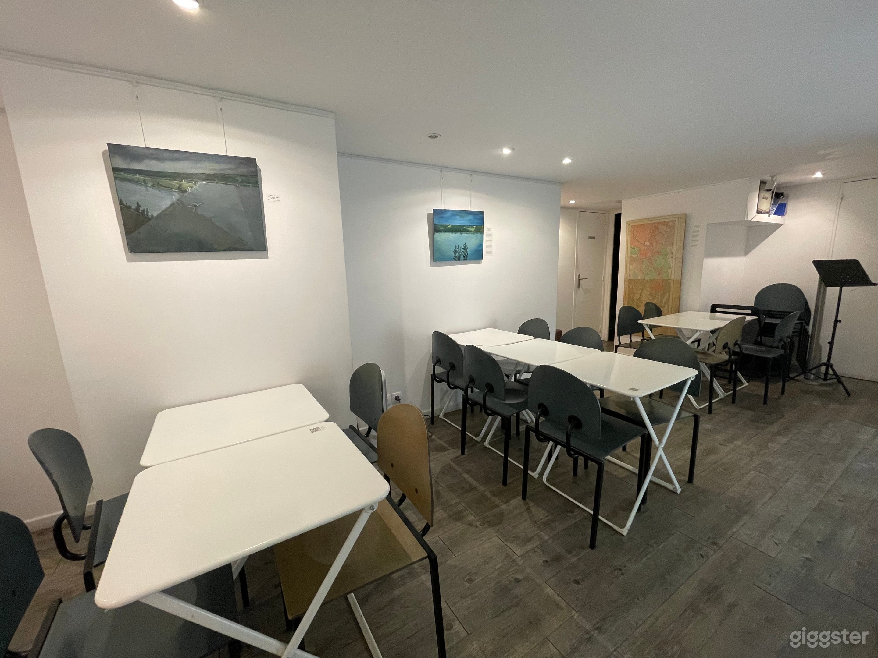 Photo de Galerie d'art à double hauteur 26 espace événementiel avec mezzanine 4