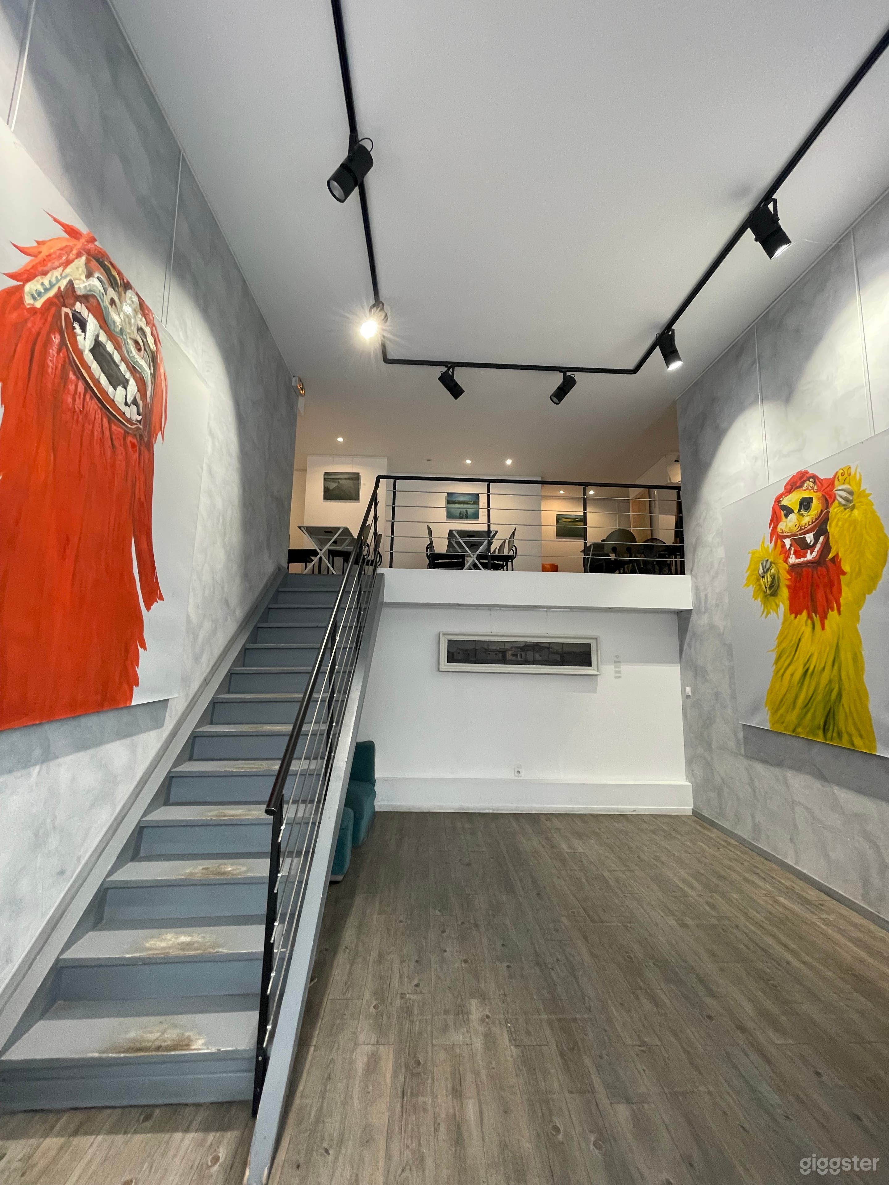 Photo de Galerie d'art à double hauteur 26 espace événementiel avec mezzanine 1
