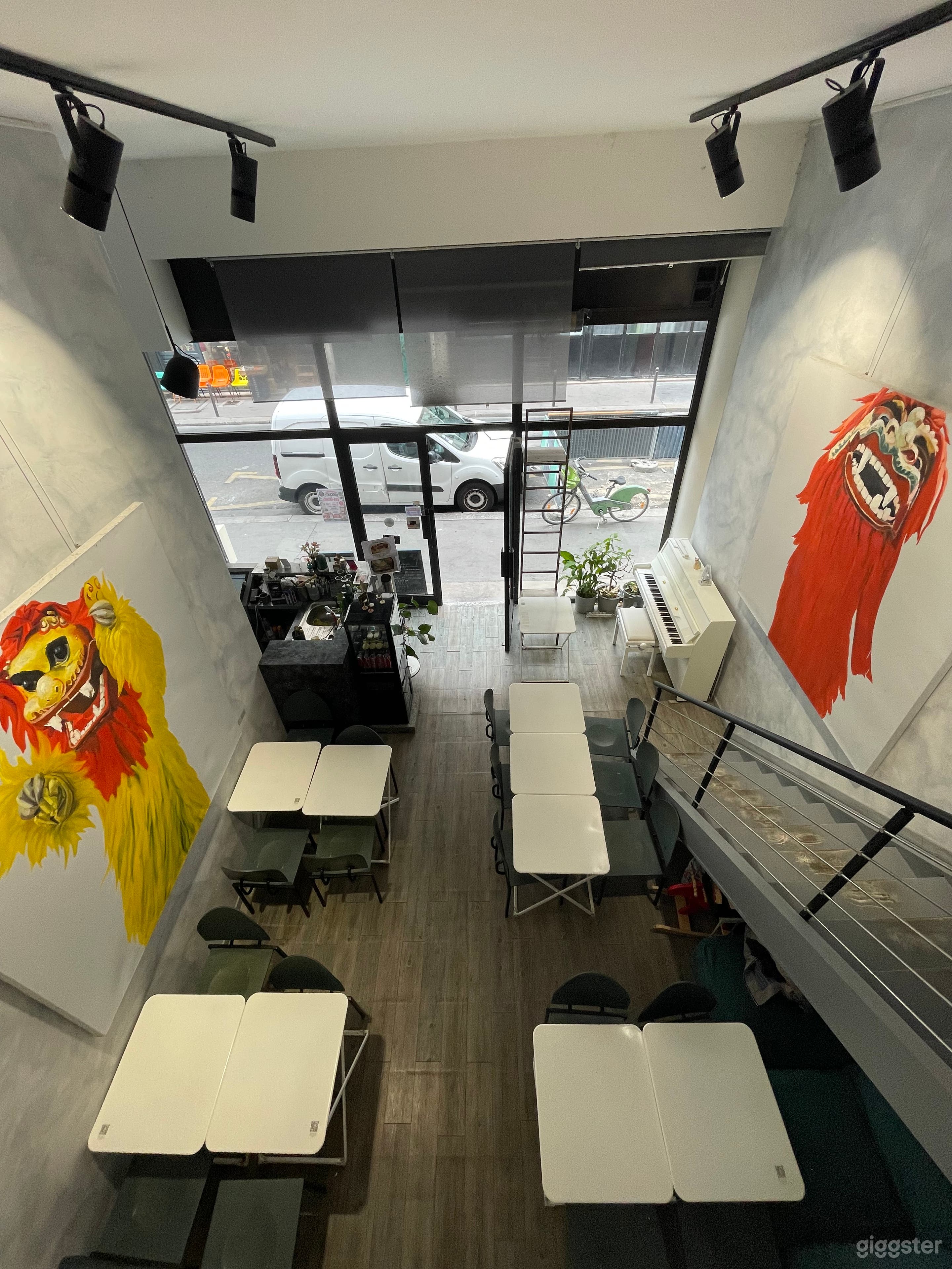 Photo de Galerie d'art à double hauteur 26 espace événementiel avec mezzanine 3