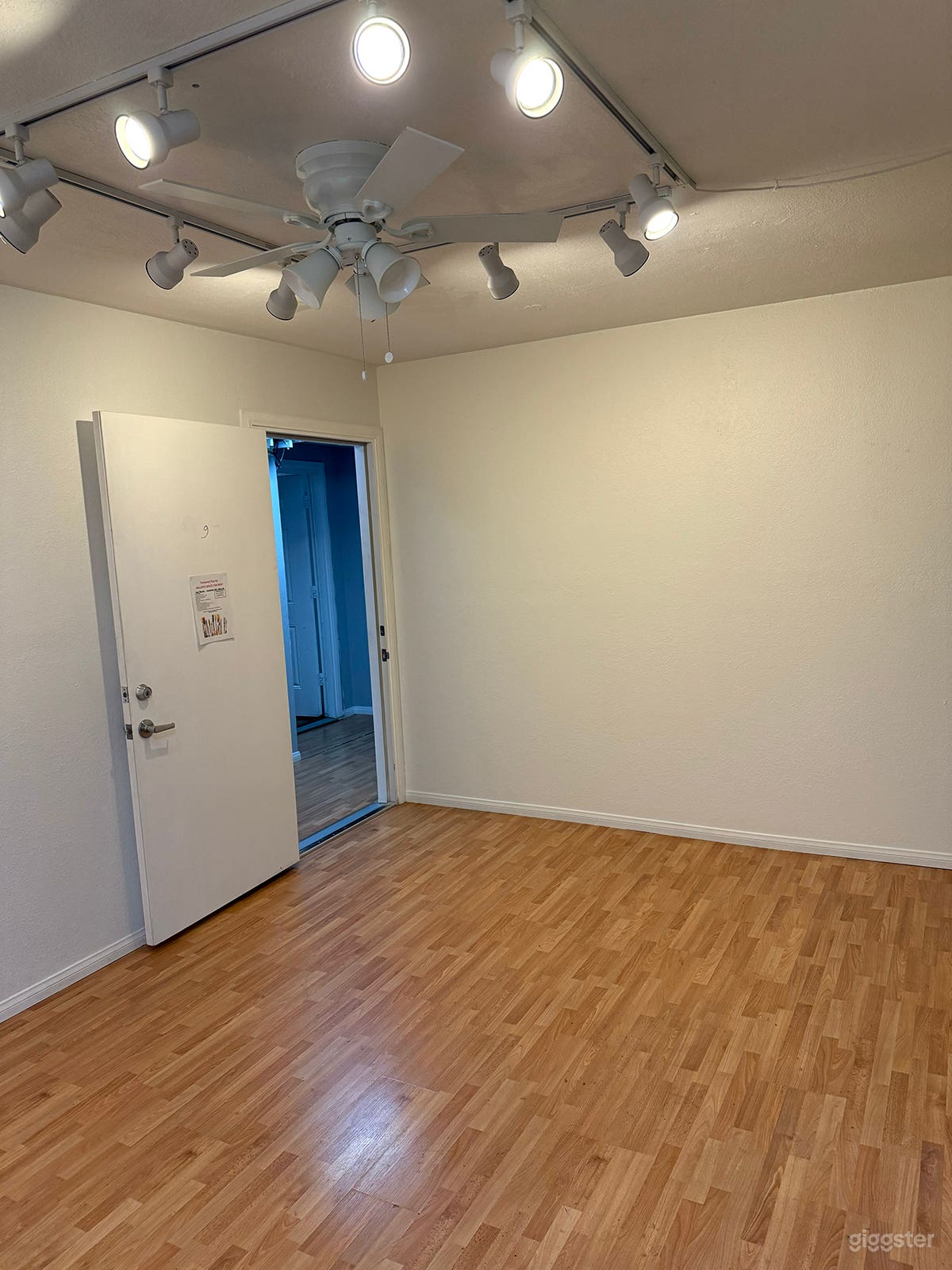 Artist Studio, Office Space, Mediation Space Photo 3