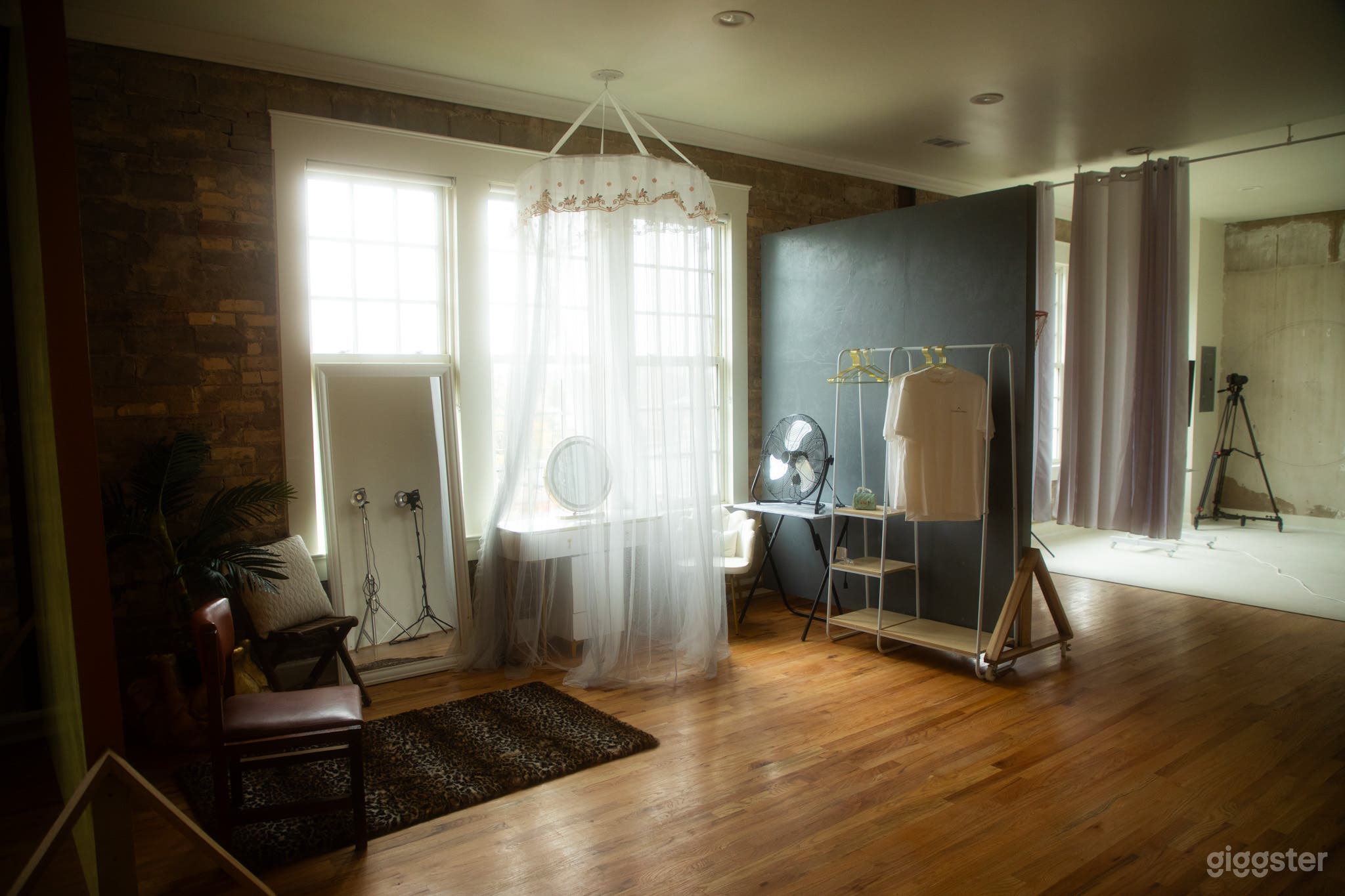 ExtraOrdinary Photo Studio in Dallas Photo 3