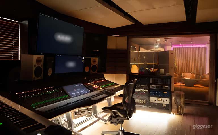  Podcast Space at Legendary Midtown Recording Studio 