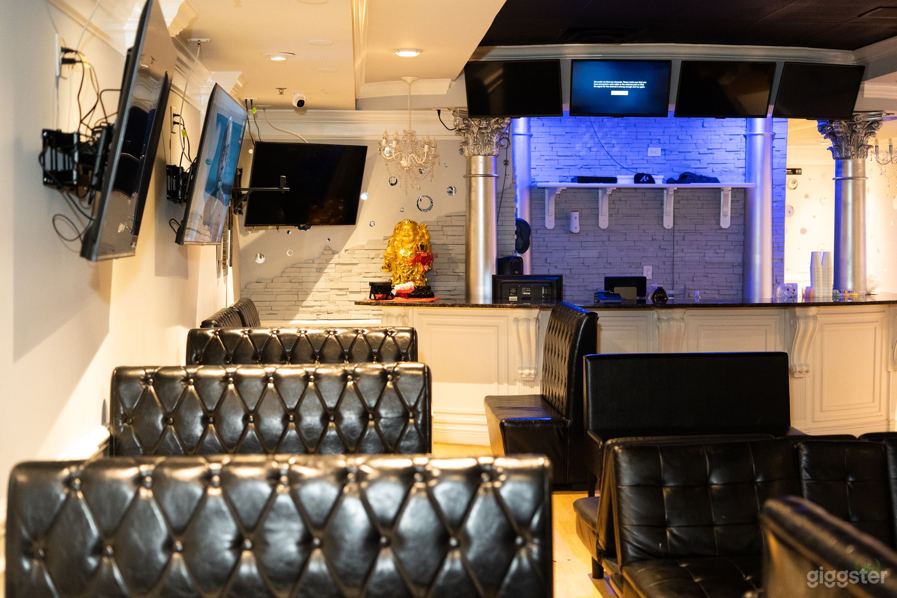 Luxurious spacious party venue Photo 2