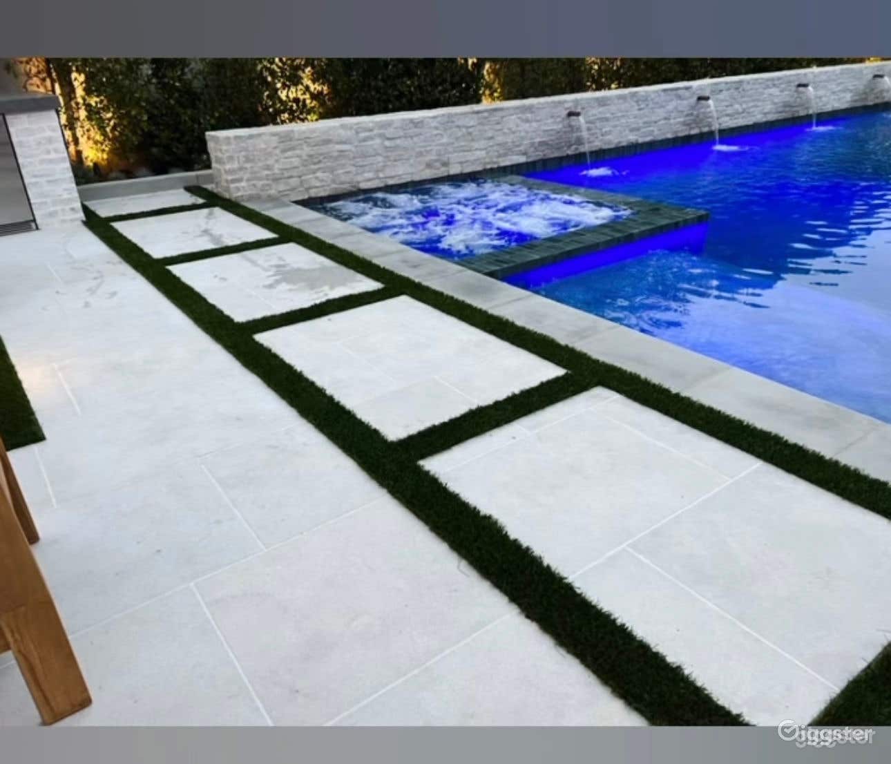 Chic &amp; Charming Pool, a Luxurious Escape Photo 3