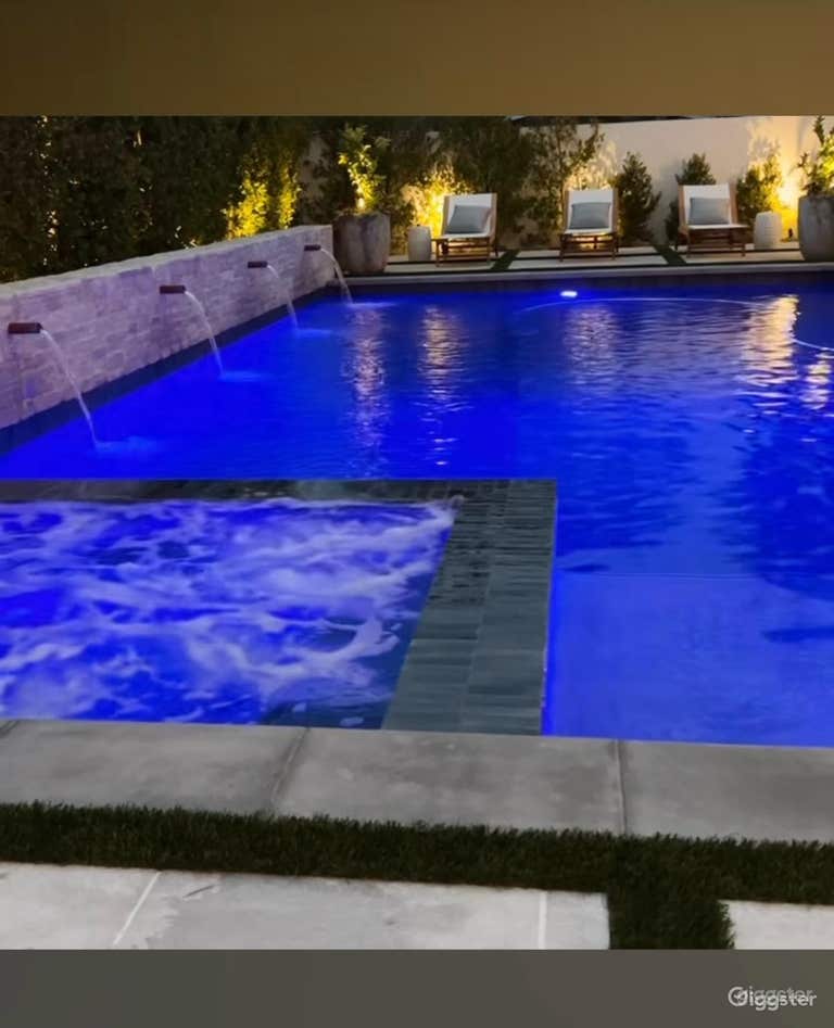  Chic & Charming Pool, a Luxurious Escape 
