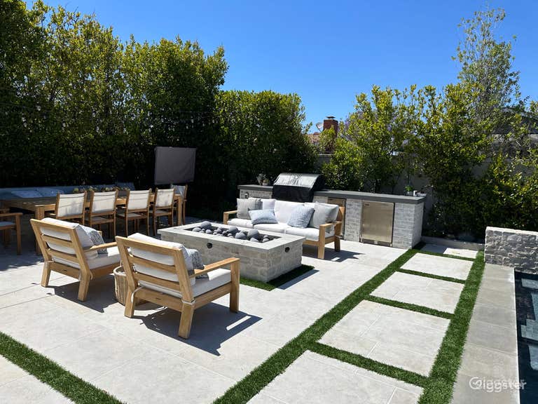  Chic & Charming Pool, a Luxurious Escape 