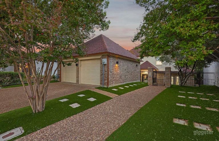  Dallas Cottage in Lux. 