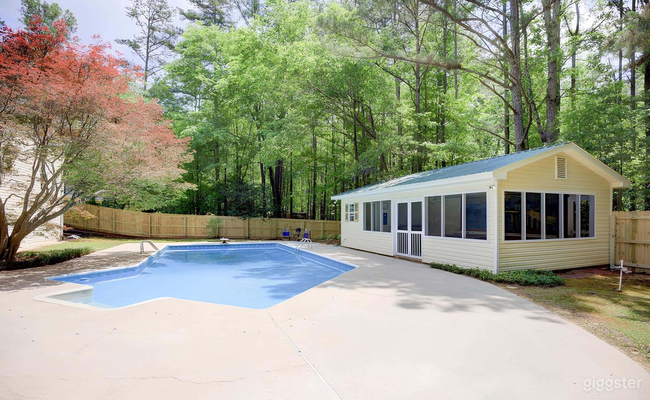 Private Beautiful Saltwater Pool Photo 3