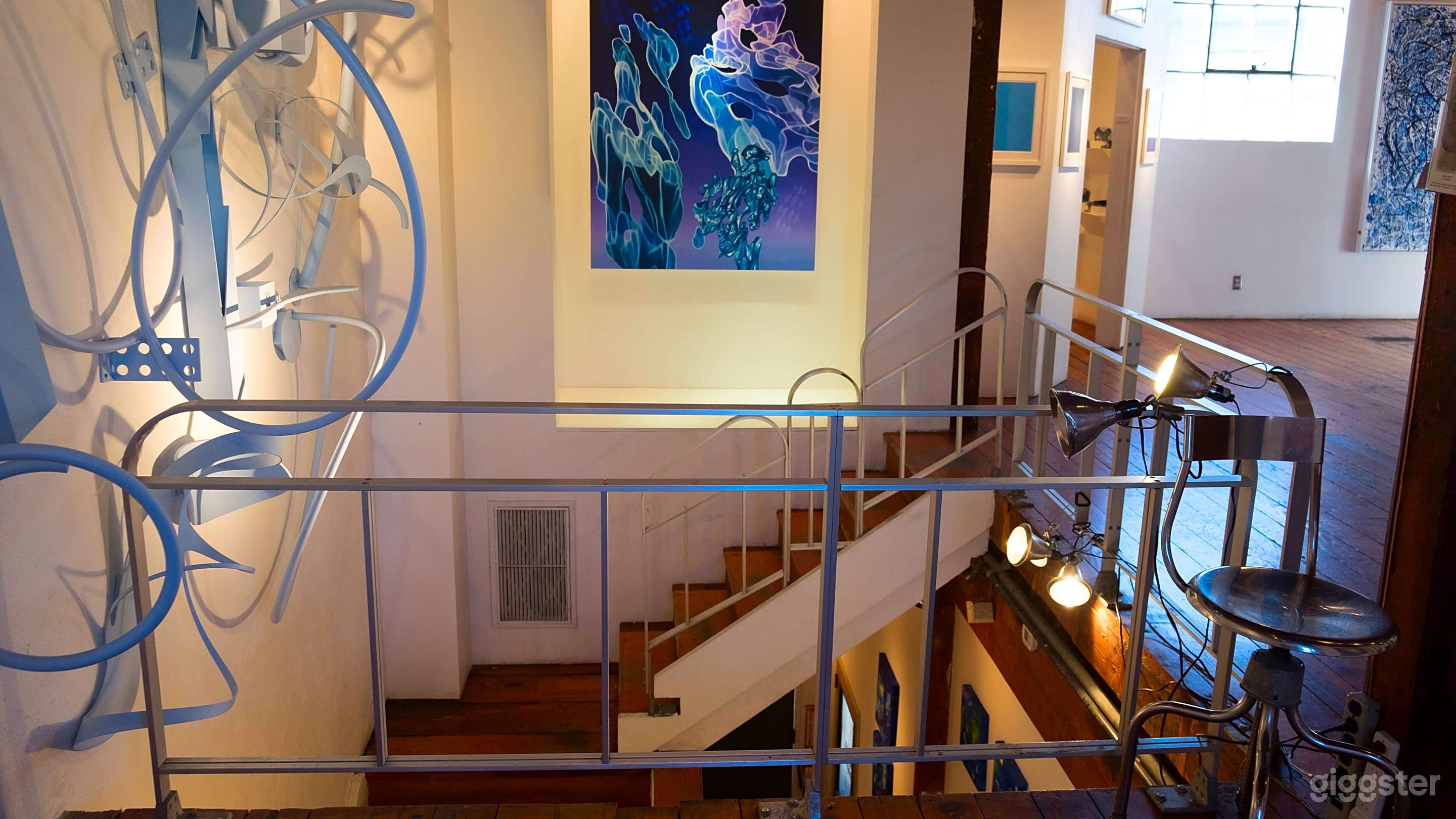 Art Gallery & NYC style Loft w/ Kitchen Photo 3