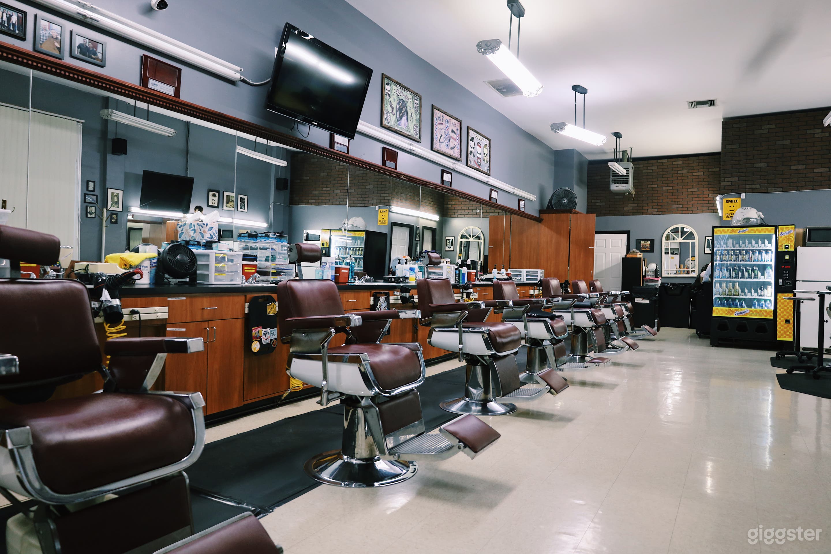 Vintage Barbershop (Noho Arts district)  Photo 4