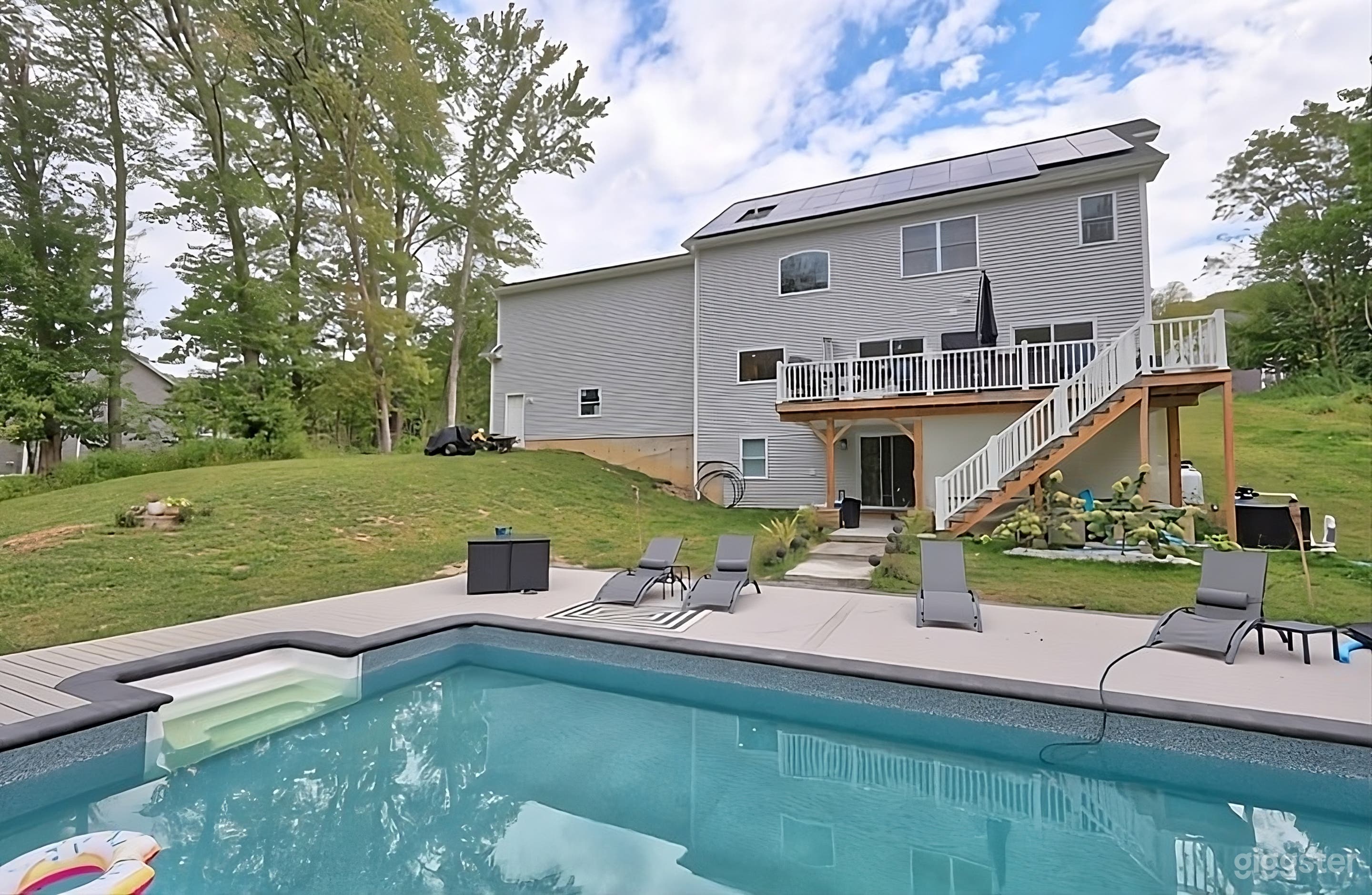 Stunning Backyard with Modern Pool Photo 3