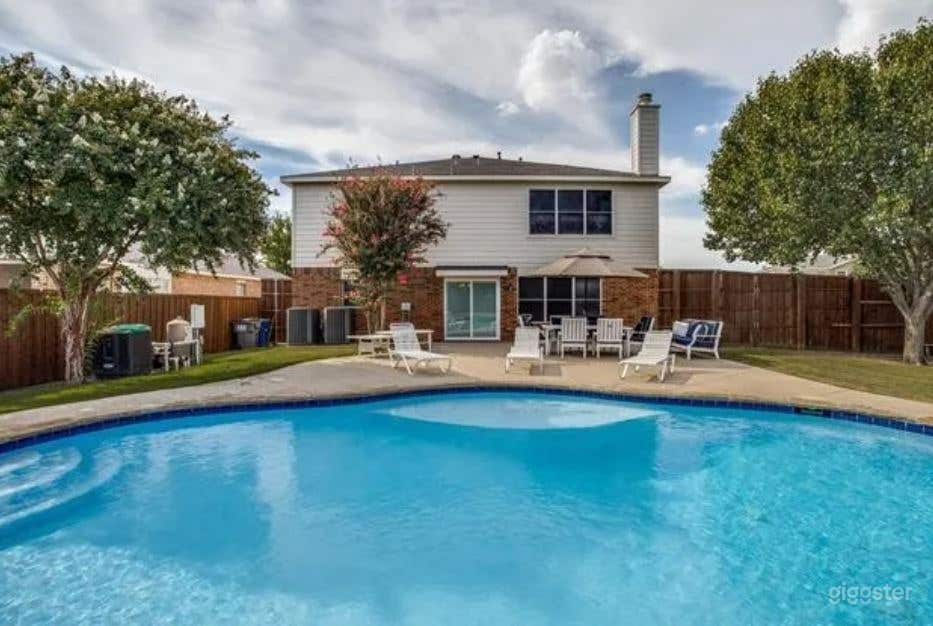 Blue Water Backyard Pool in Little Elm Photo 2