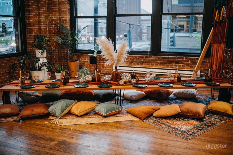  Rustic Artist Loft in Pioneer Square 