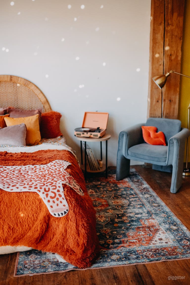  Rustic Artist Loft in Pioneer Square 