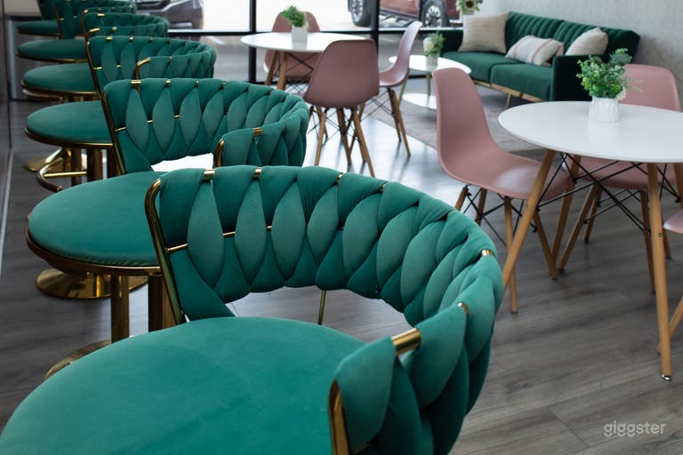  Modern Health & Wellness Café 