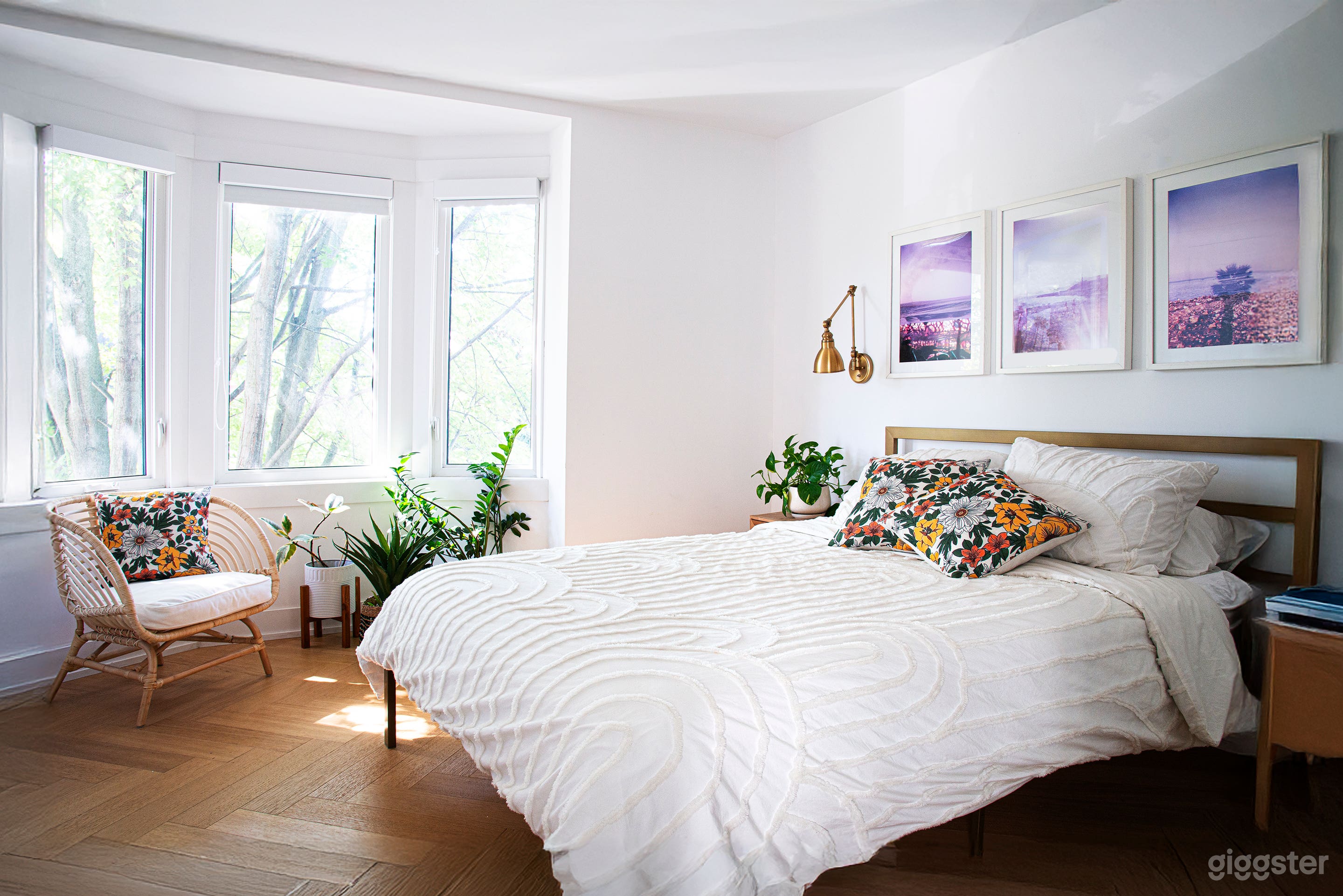 Open Concept Scandinavian inspired home Photo 4