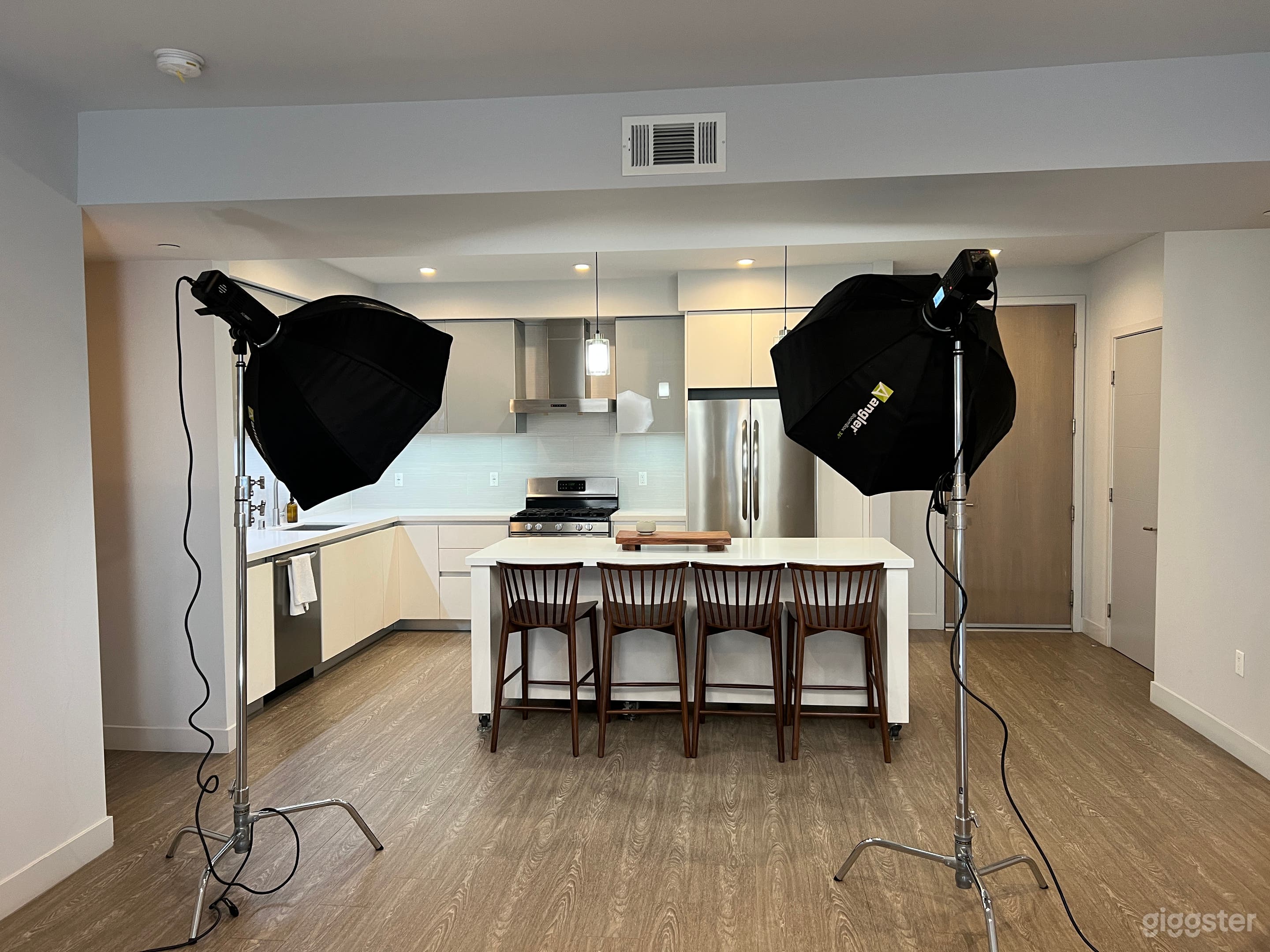 Kitchen set up, amazing for making TikTok‘s or any sort of cooking content