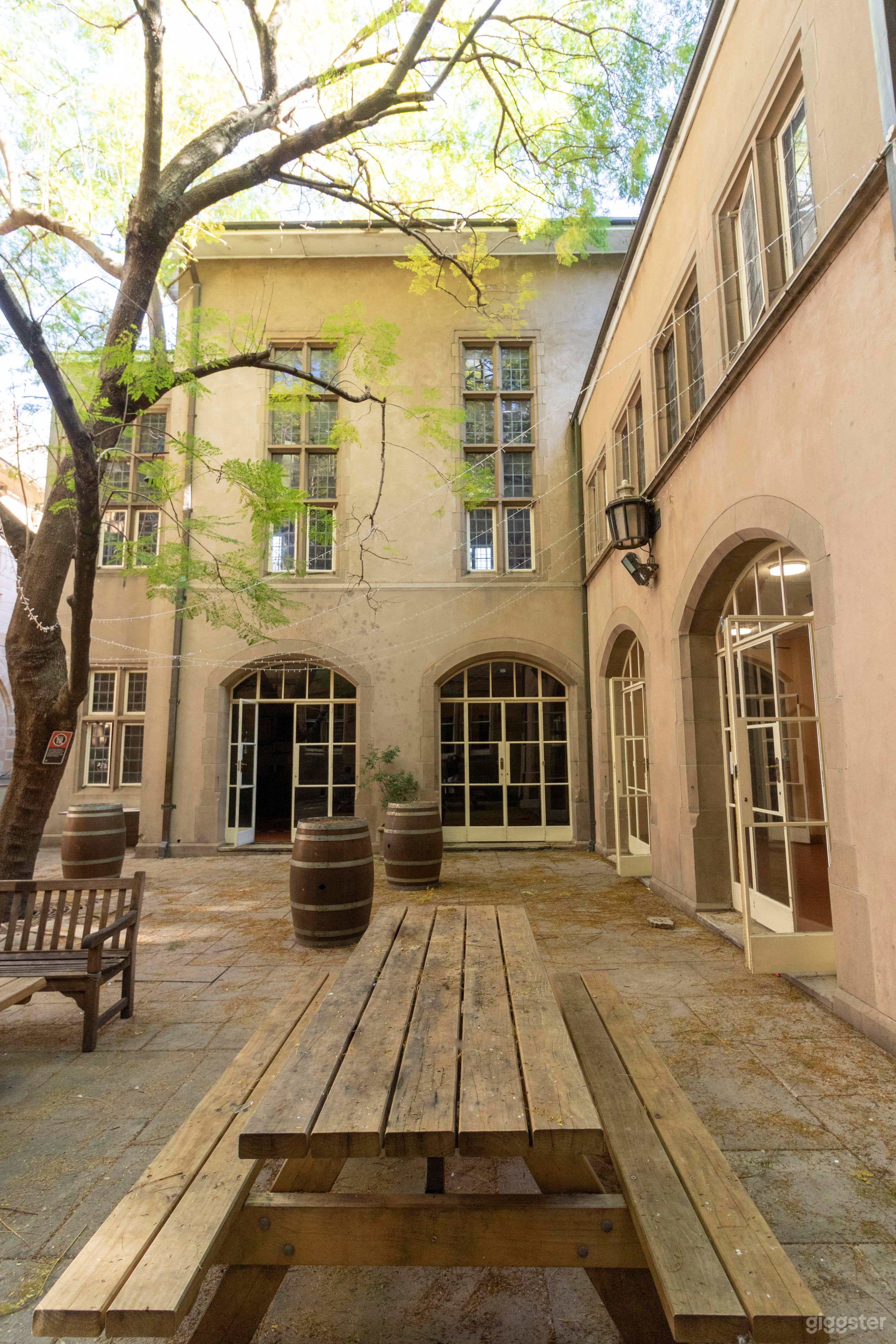 The Outdoor Courtyard for Pre-Drinks and Cocktail Photo 2