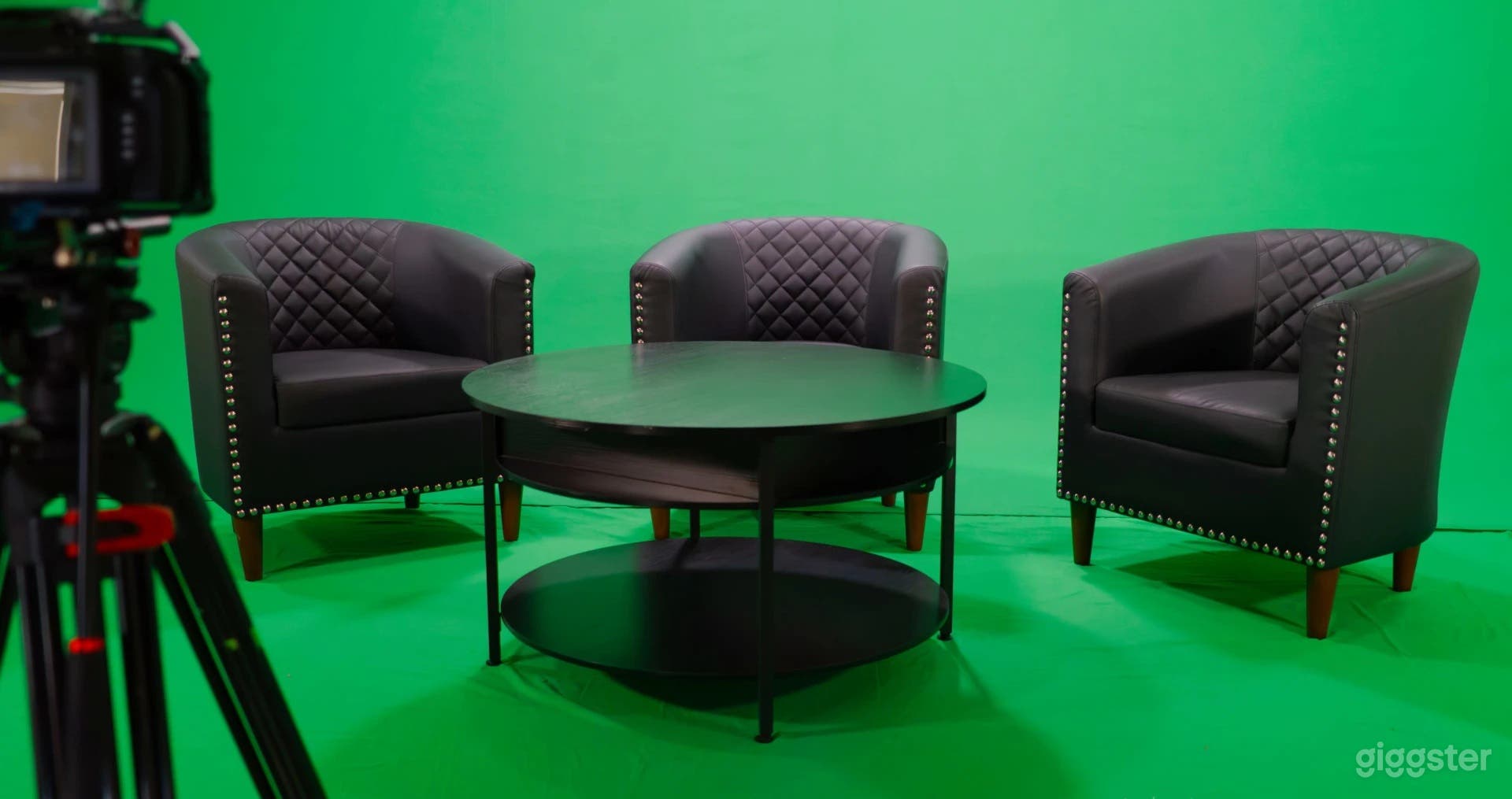 18 x 18 virtual production vfx podcast studio