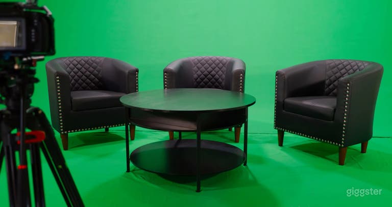  18 x 18 virtual production vfx podcast studio 