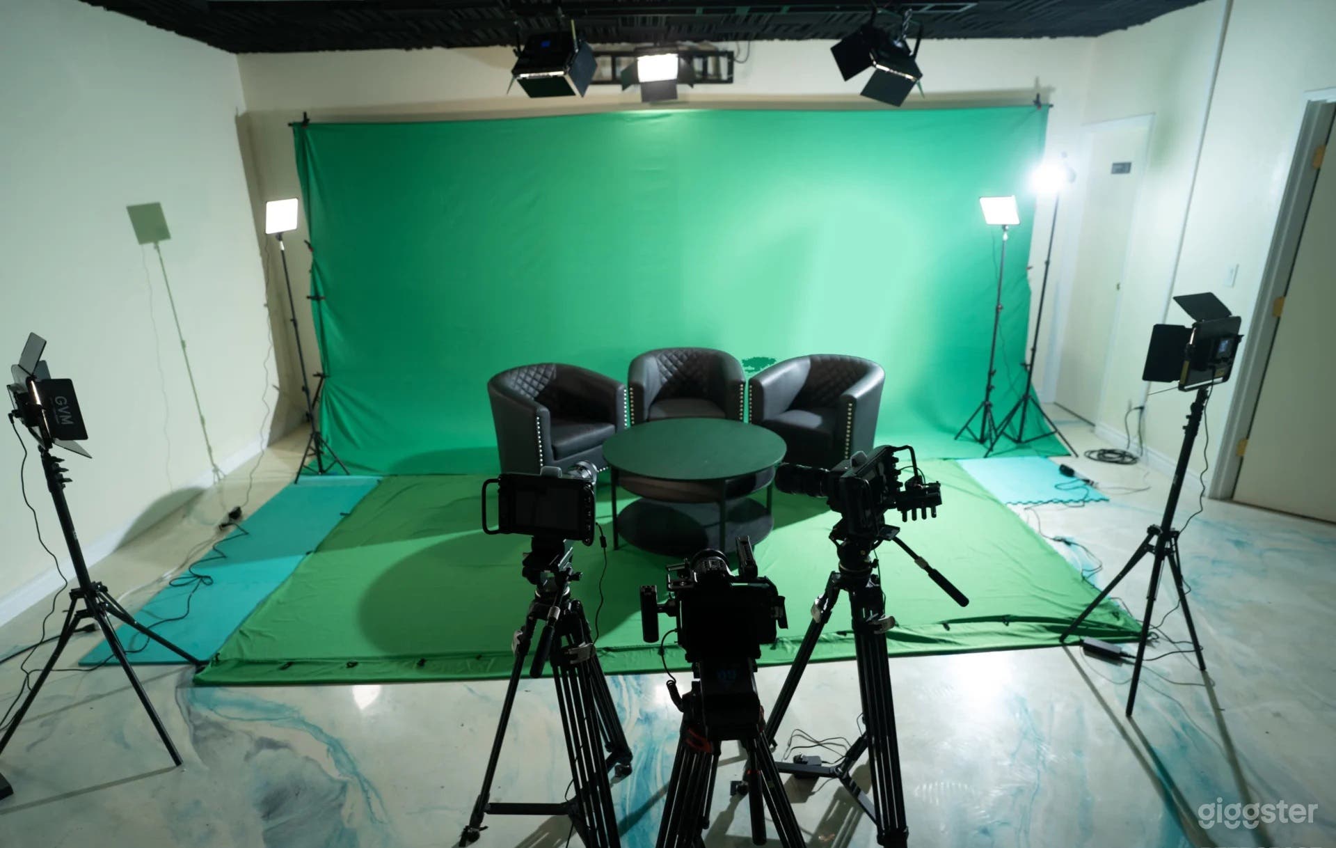 18 x 18 virtual production vfx podcast studio