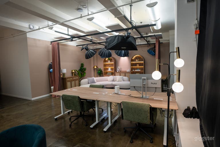  Entire Midtown Studio 