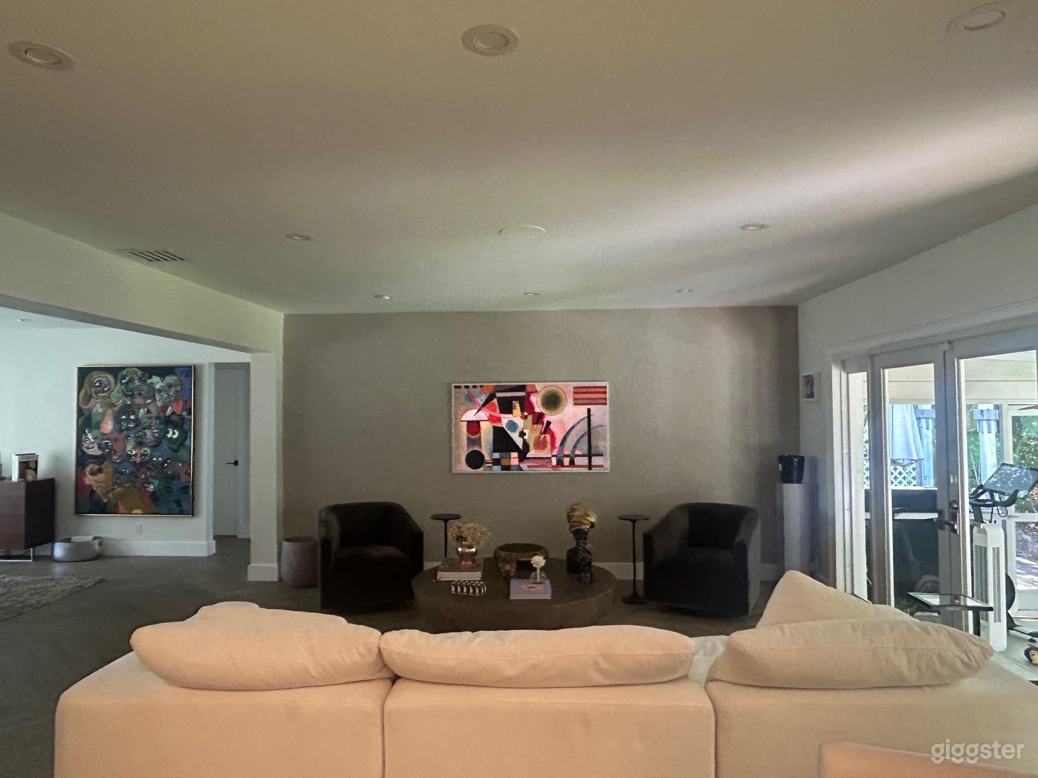 Cozy Mid-Century Modern Home in Miami Photo 1