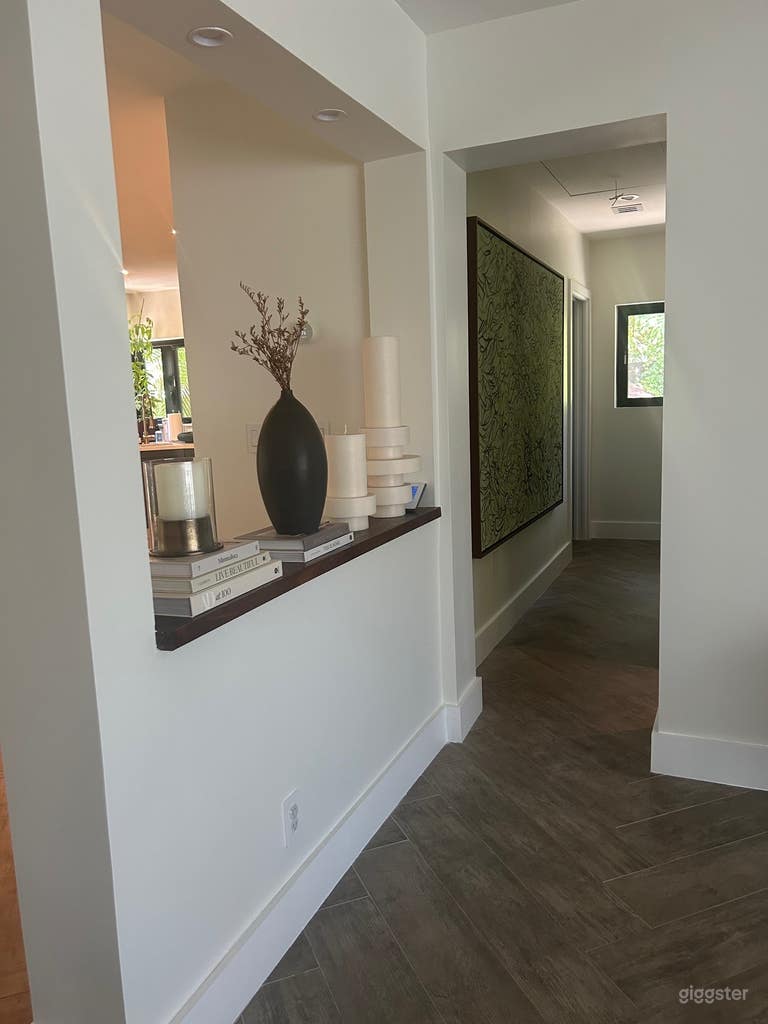  Cozy Mid-Century Modern Home in Miami 