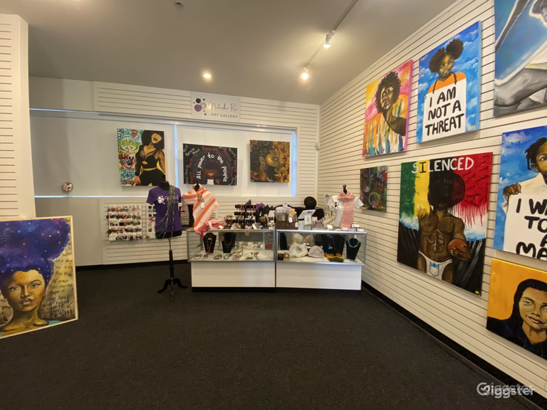  Intimate Eclectic Gallery 