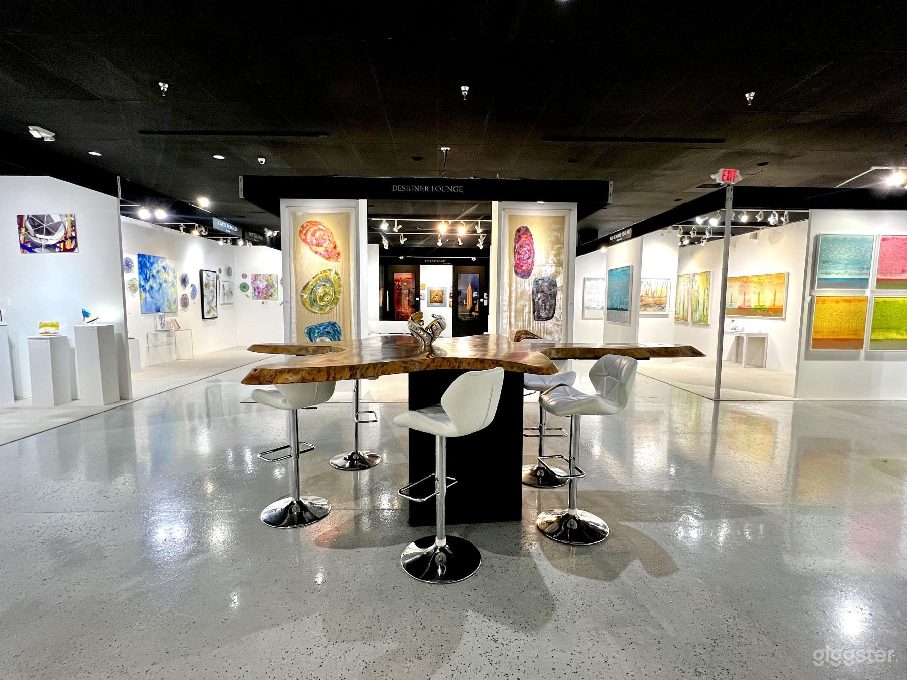 Art Showroom/Gallery Space Photo 3