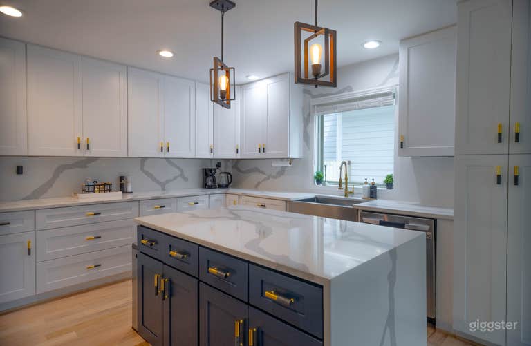  Luxury 4 Bedroom Home | Near East Lake Golf & Beltline 