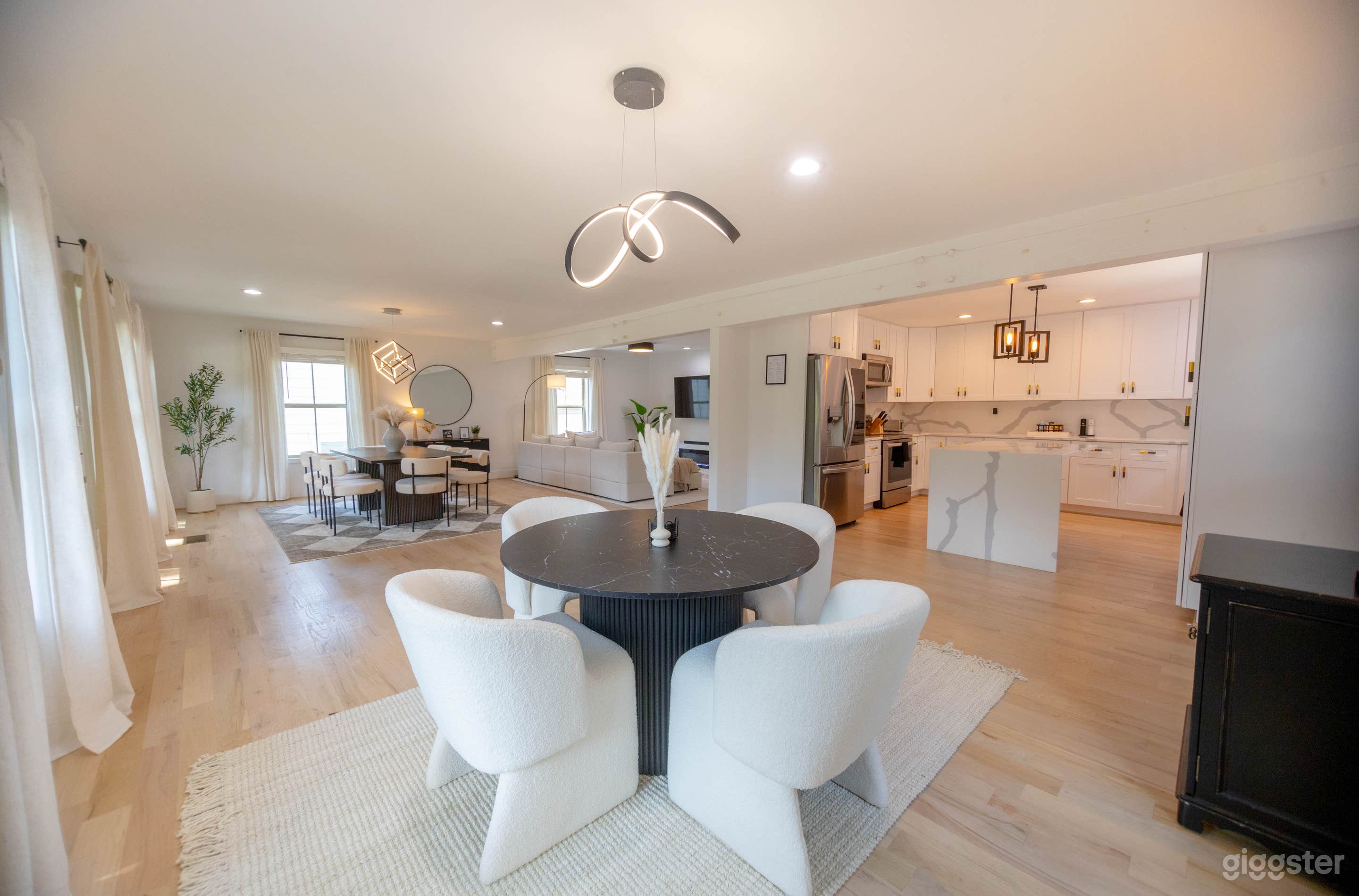 Luxury 4 Bedroom Home | Near East Lake Golf & Beltline Photo 1