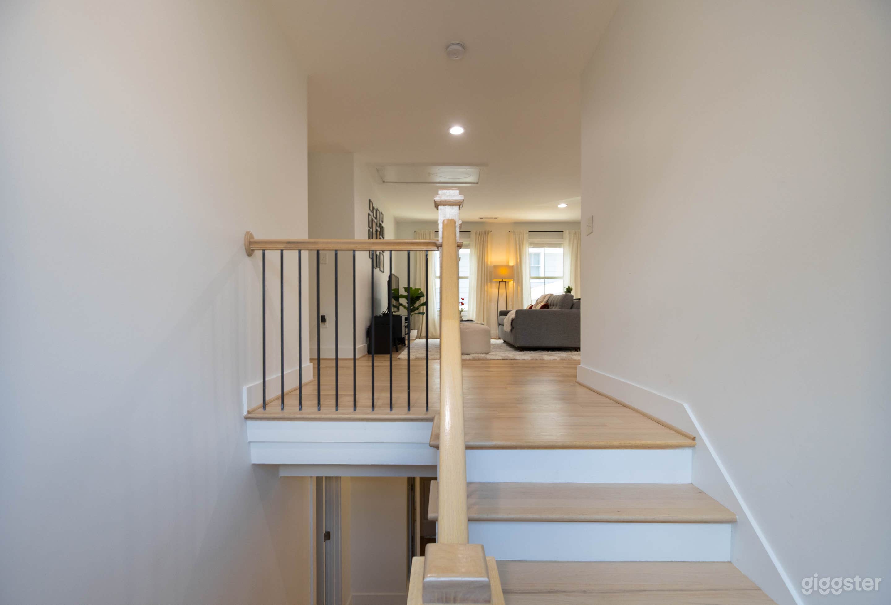 Luxury 4 Bedroom Home | Near East Lake Golf & Beltline Photo 4
