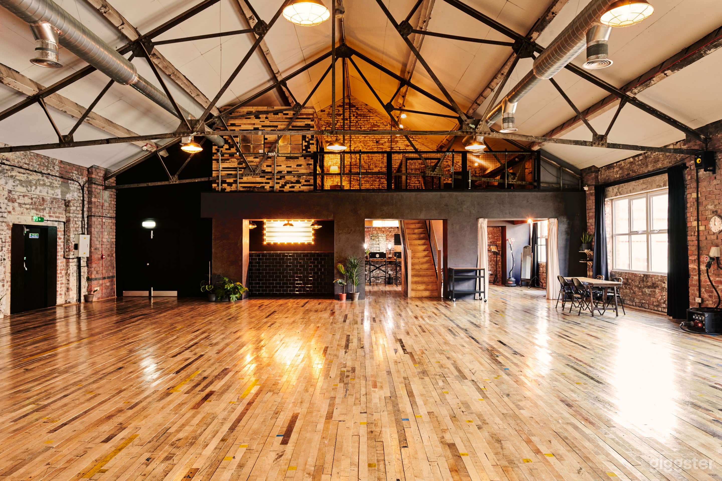 Liverpool's only converted warehouse location and studio. Photo 4