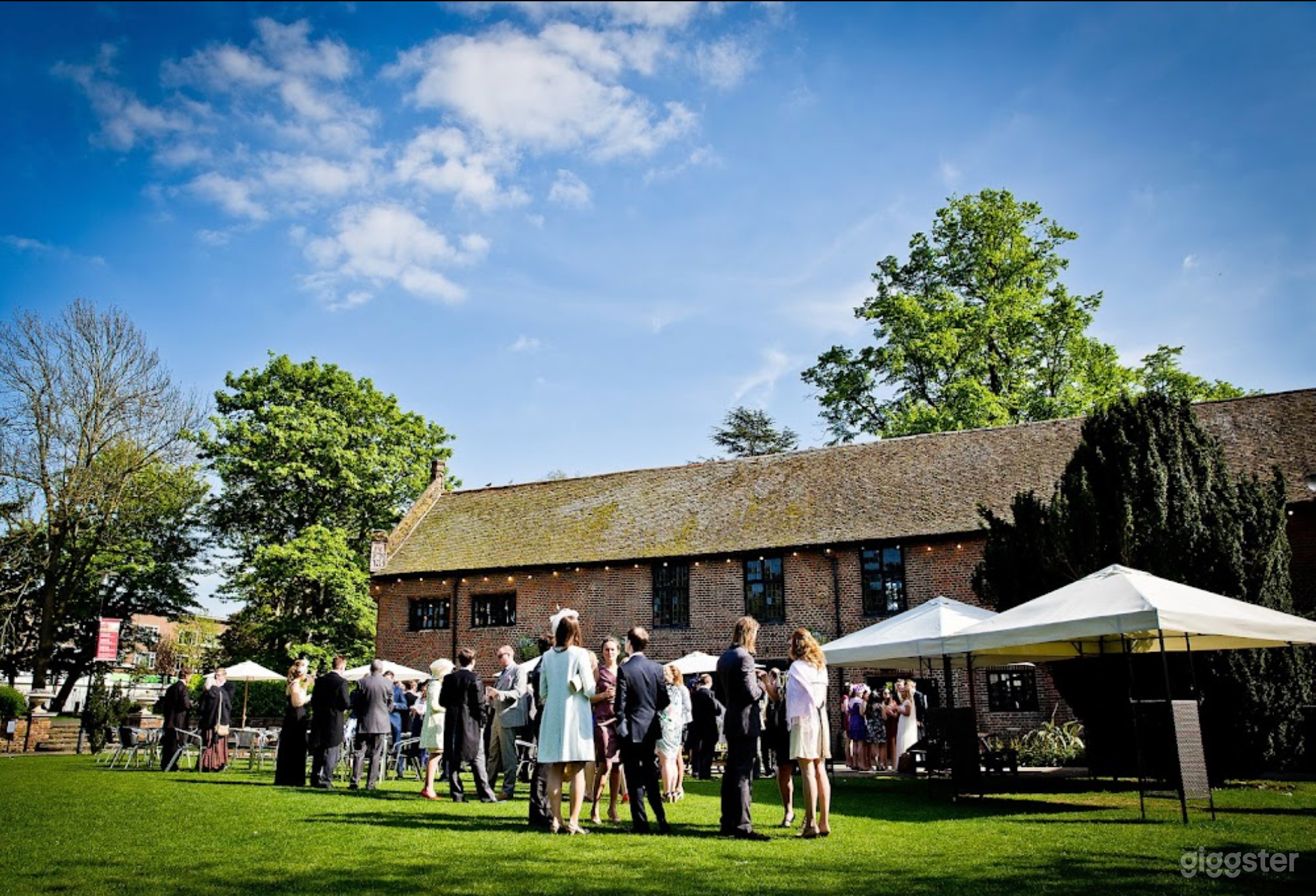 Tudor Barn Eltham Photo 3