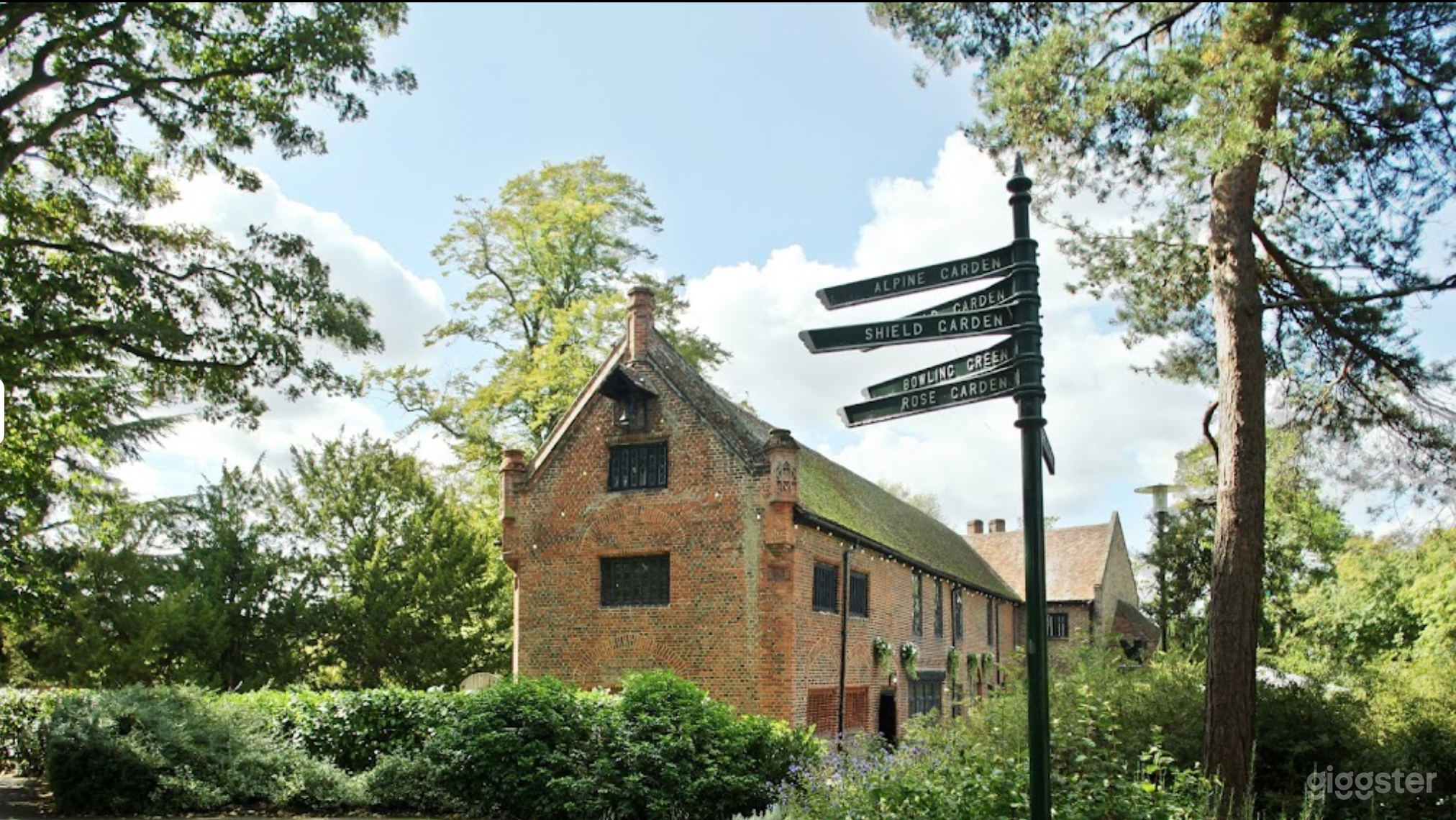 Tudor Barn Eltham Photo 2