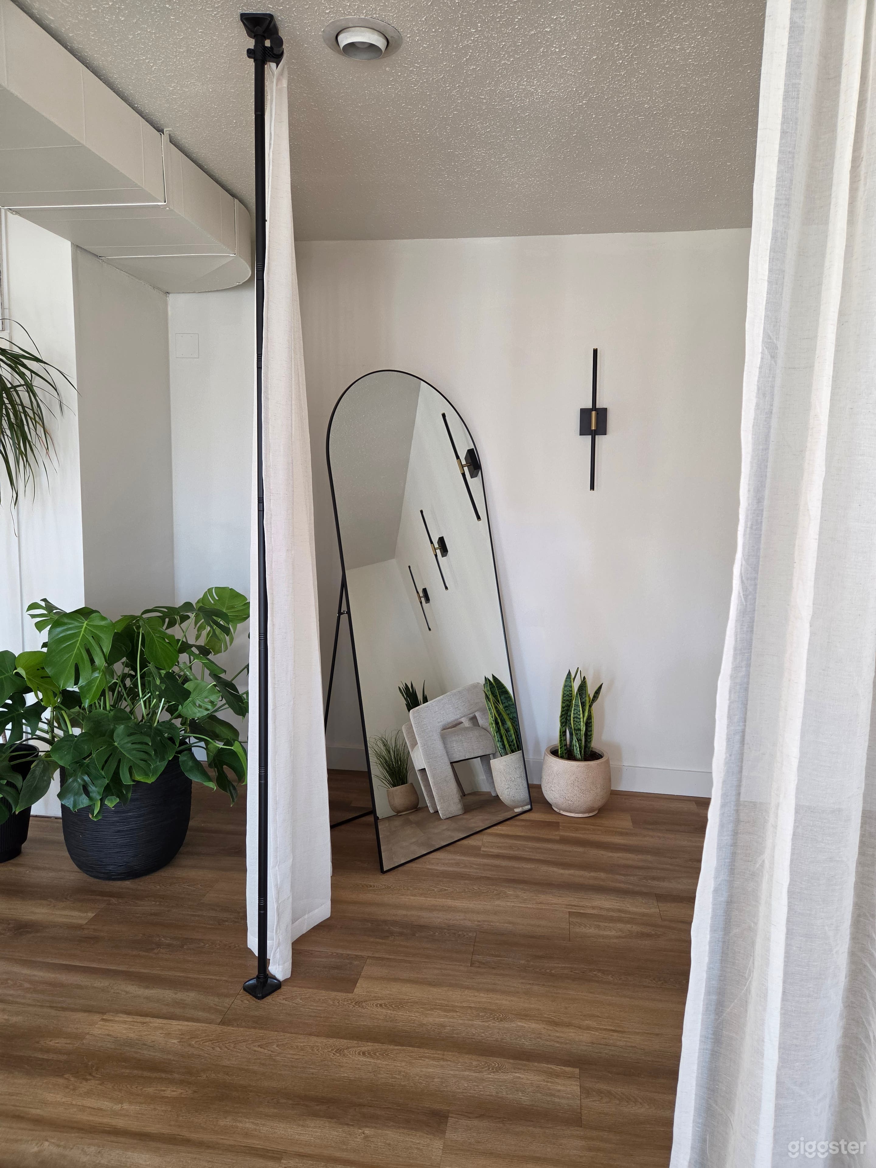 Bright Boutique Studio Loft Downtown Vernon | Rent this location on ...
