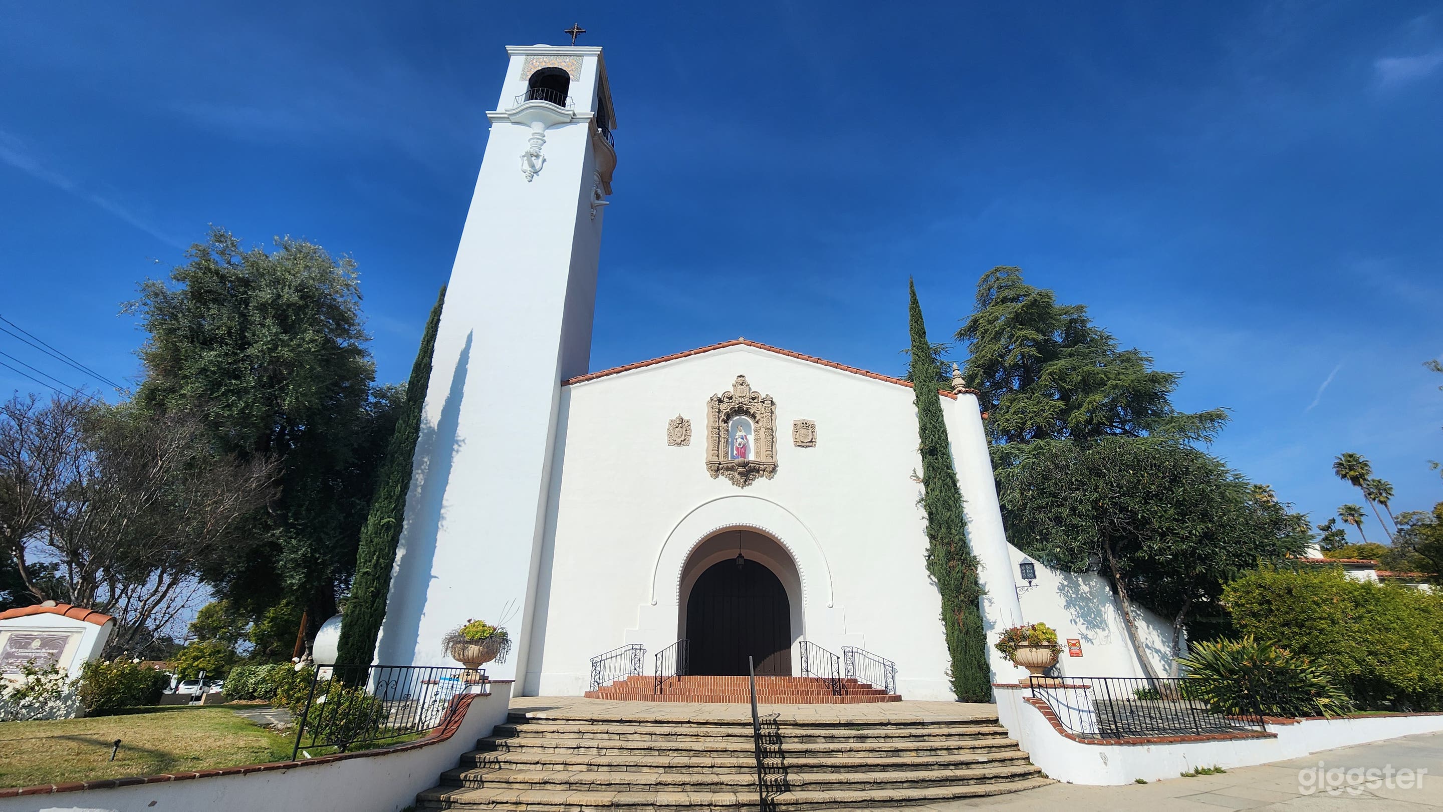Spanish Style Church- Pasadena/Altadena Photo 2