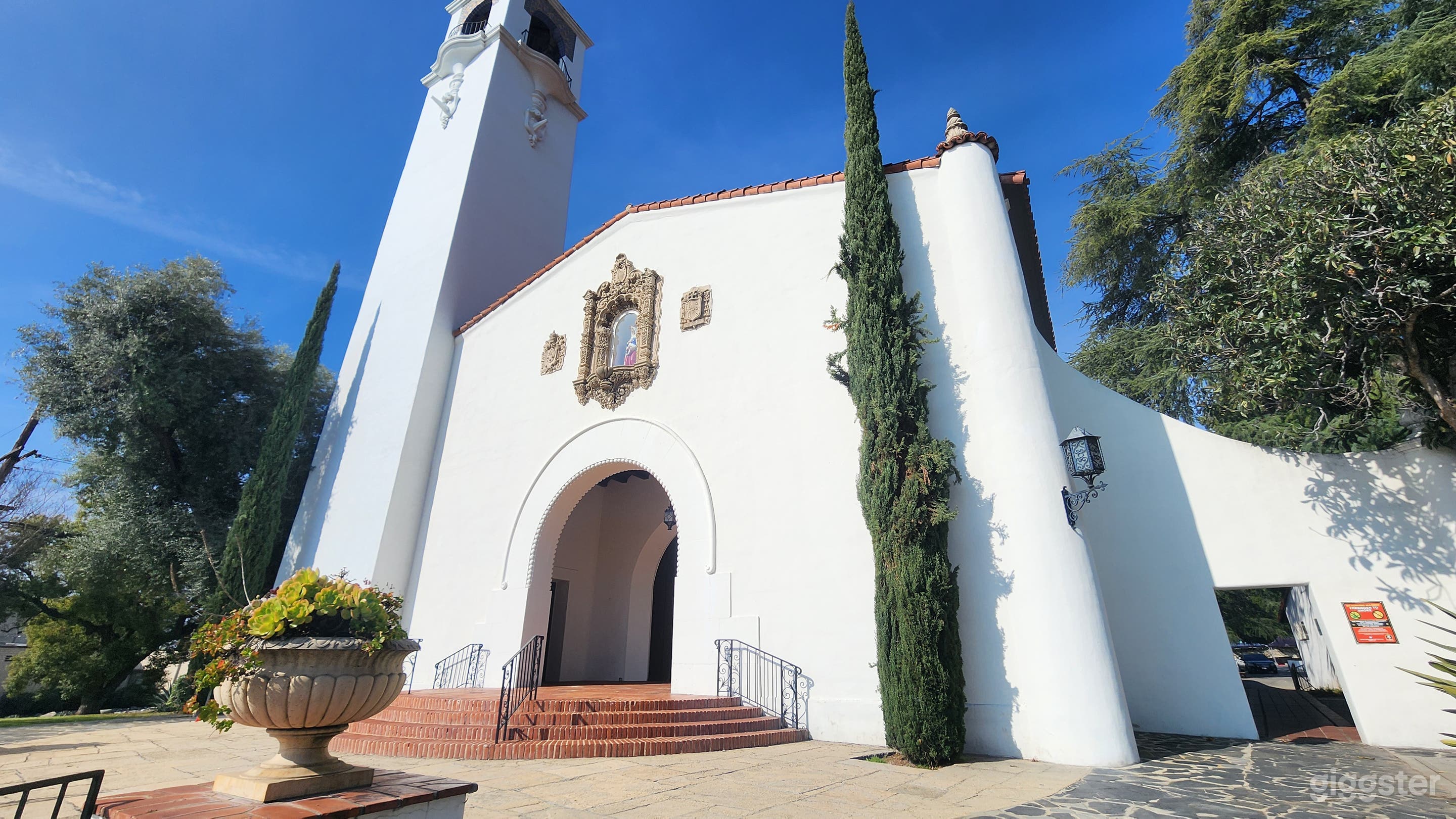 Spanish Style Church- Pasadena/Altadena Photo 3