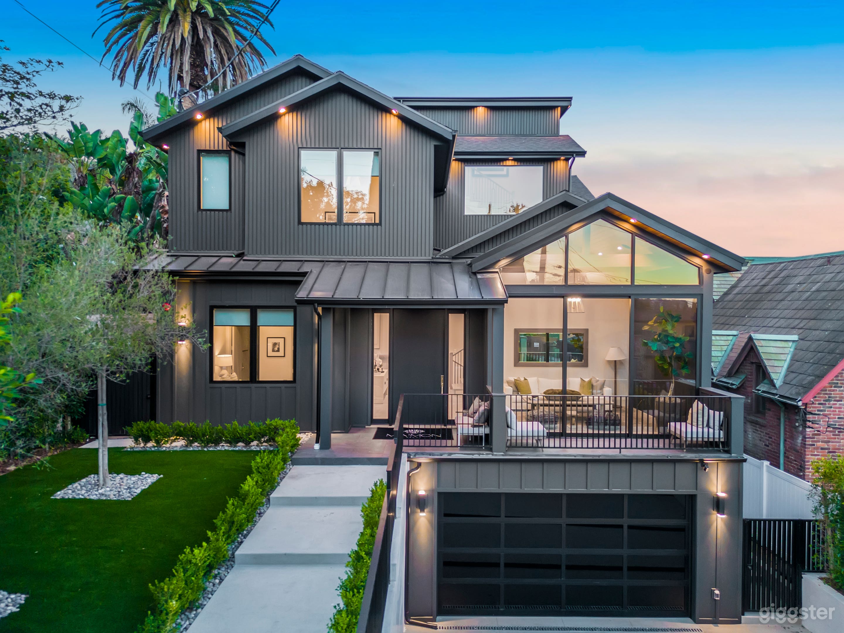 VISTA VIEW HOLLYWOOD PANORAMIC ESTATE Photo 2