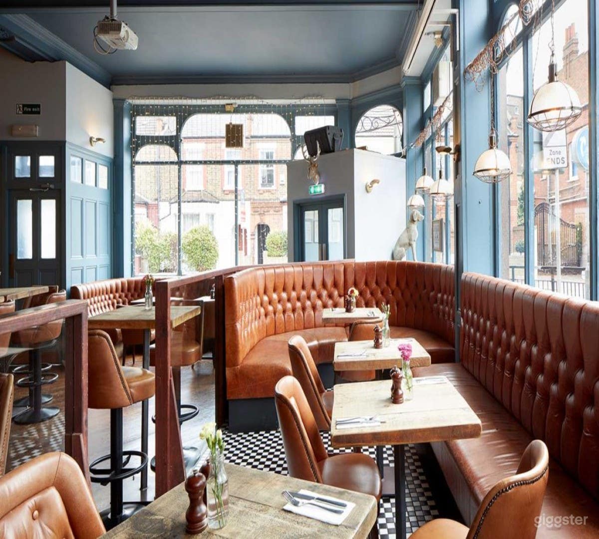 The Balcony - BALHAM Photo 2