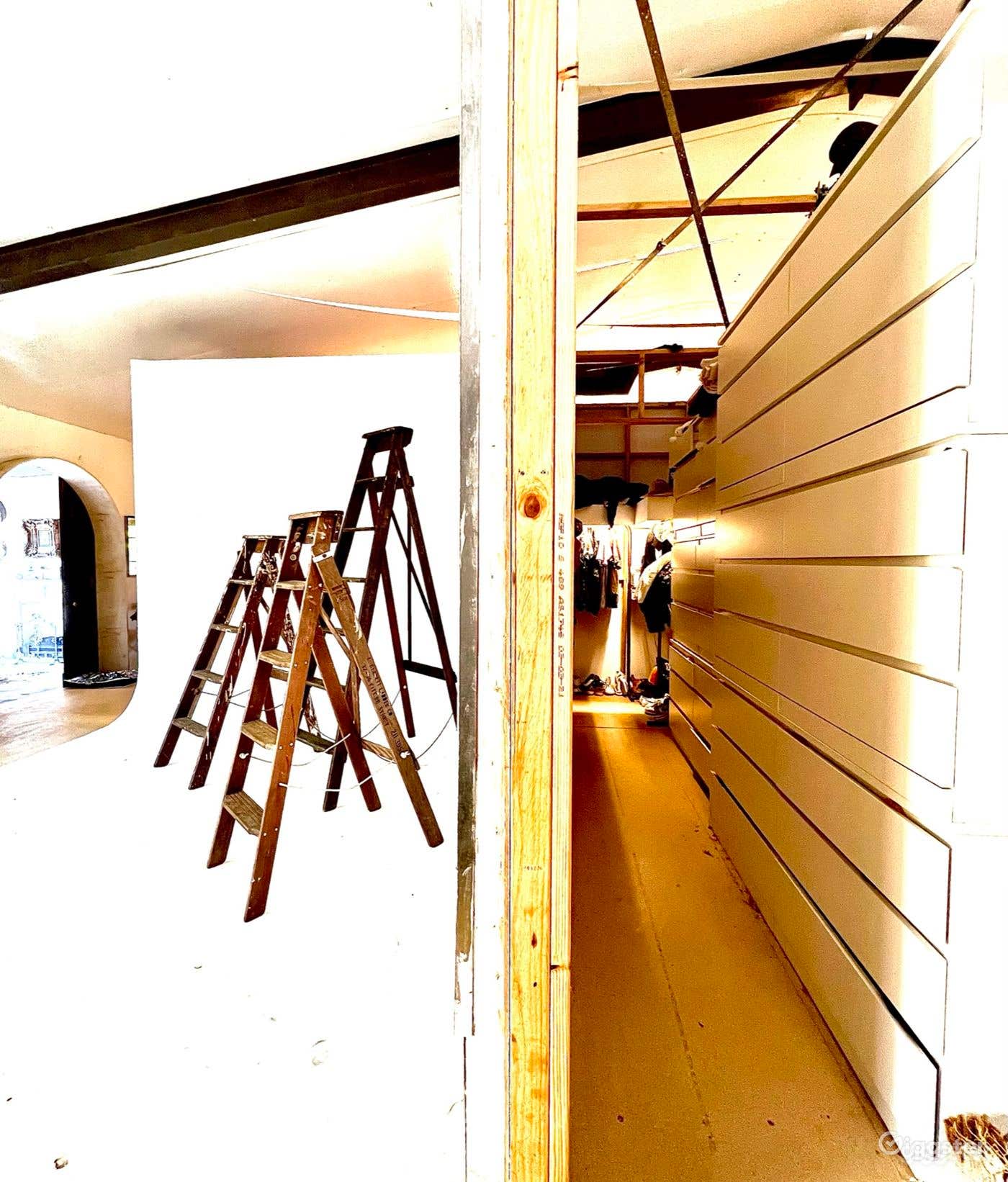 CYCLORAMA HIRE Photo 3