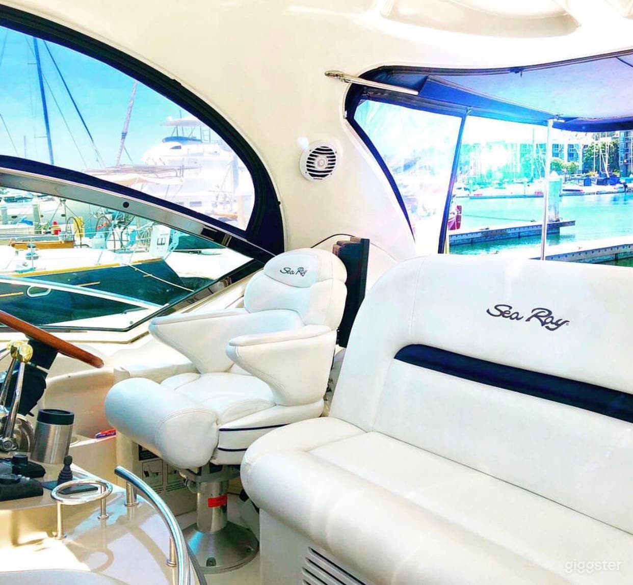 Stunning and Charming Yacht Photo 4