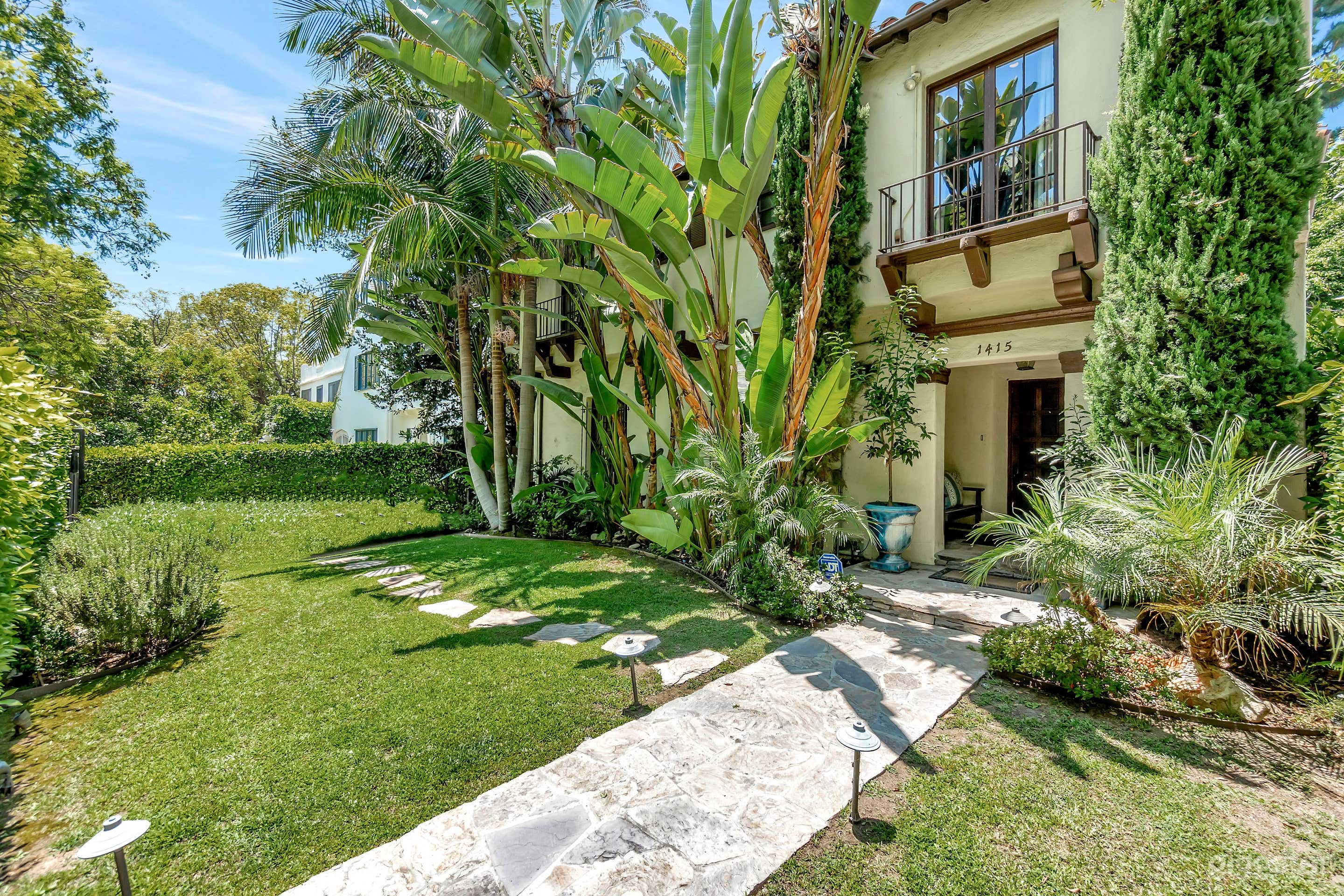 *NEW* Modern Mediterranean Spaulding Square Home Photo 3